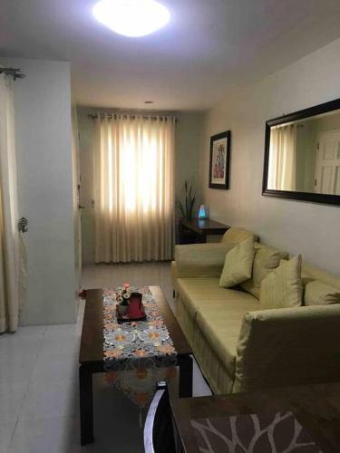 3 Bedrooms 3 Baths Victorian style Townhouse Fully Furnished