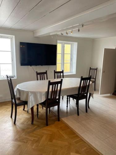 Central lägenhet i 1700-talshus