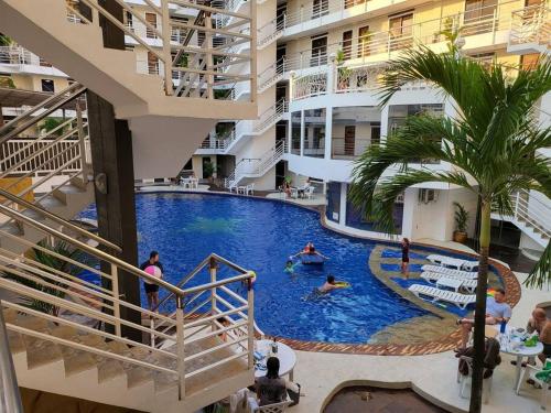 Sheryll Escapes - Kandi Resort-type Spacious 1 BR loft with Netflix and free Housekeeping