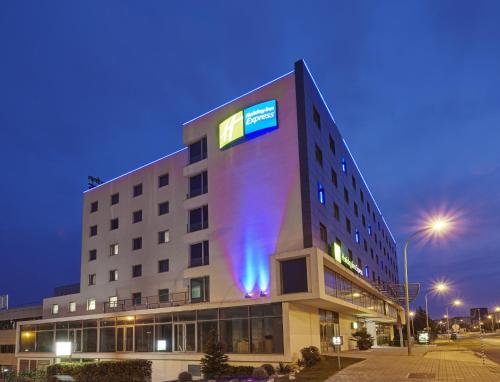 Holiday Inn Express Lisbon  Alfragide