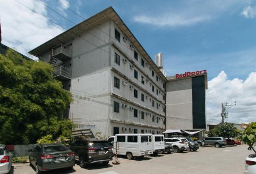 Insular Square Mandaue City By Reddoorz