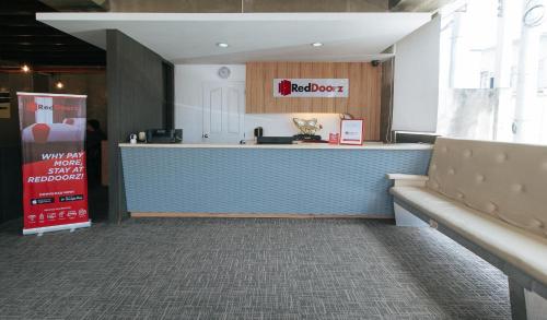 Insular Square Mandaue City By Reddoorz