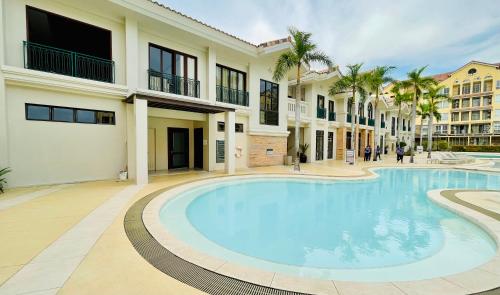 EJ Homes - Amalfi Oasis