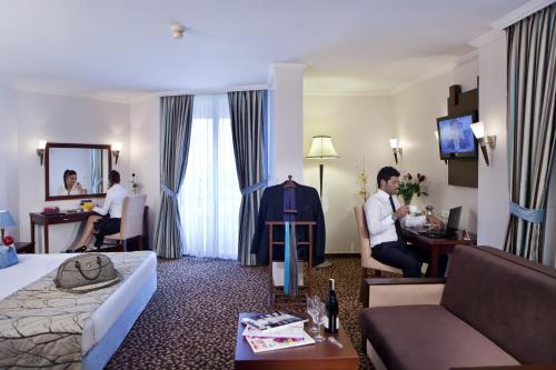 Best Western Plus Khan Hotel