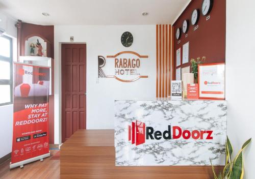 Rabago Hotel by Reddoorz