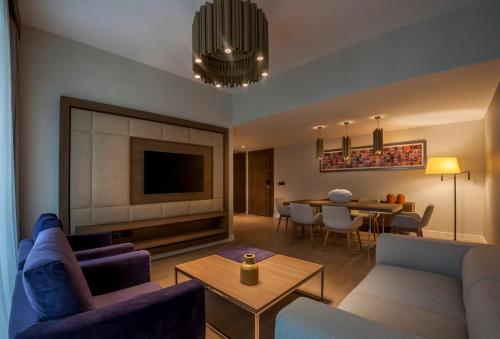 The Superior Living Batisehir