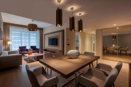 The Superior Living Batisehir