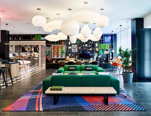 CitizenM London Victoria Station