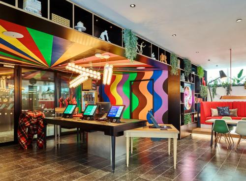 CitizenM London Victoria Station