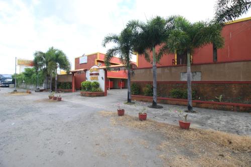 Golden Success Hotel I by RedDoorz