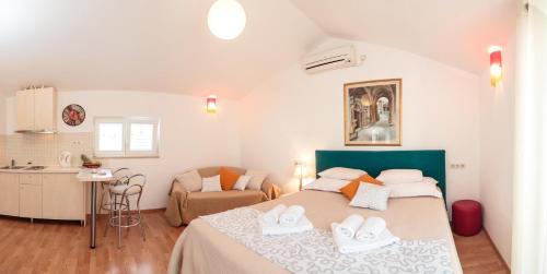 Split Inn Apartments and Rooms - Apartment Vicko (PID: 5)