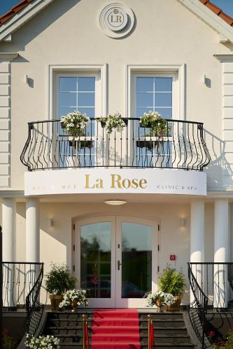 La Rose Residence
