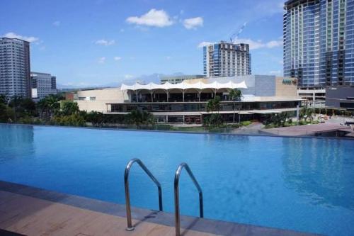 Abreeza chills place T2-2720