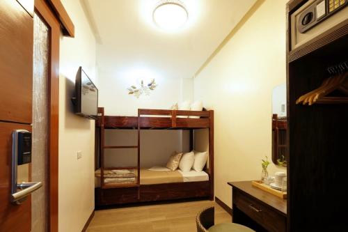 Jai Cobs Suites