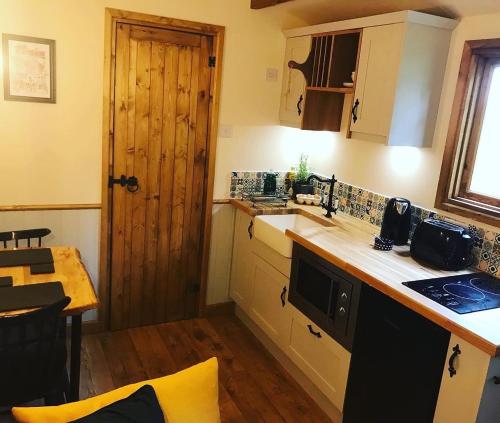 The Owls Rest Shepherds Hut Hethel