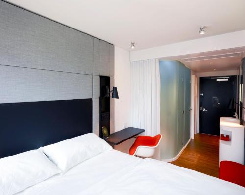 CitizenM London Victoria Station