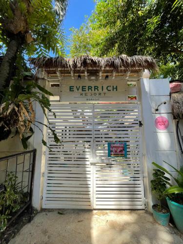 Everrich Boutique Resort