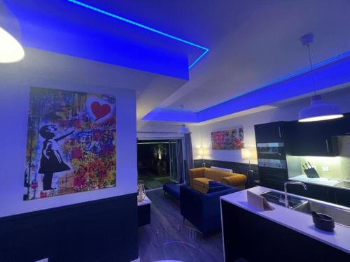 NEW Hot tub, 2 bedroom Luxury Woodlands Lodge