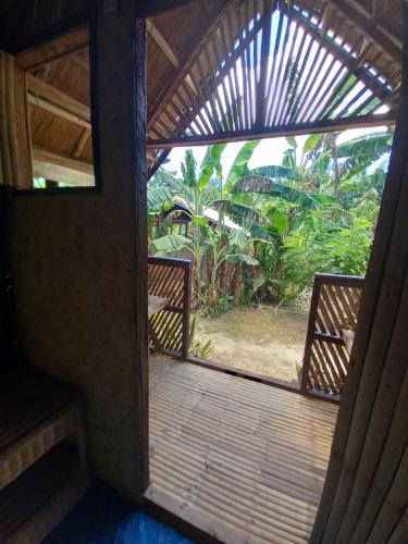 Banana Grove Backpackers Inn