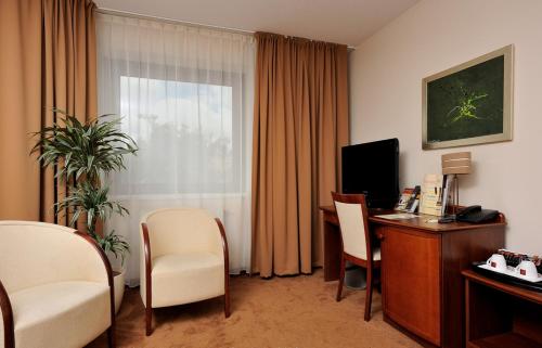 City Hotel