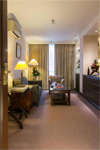 Herald Suites Solana