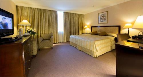 Herald Suites Solana
