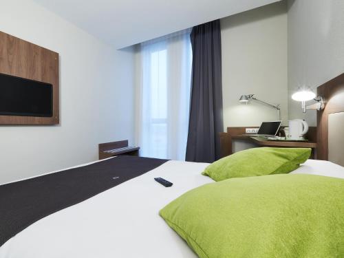 CAMPANILE BELFORT MONTBELIARD - La Jonxion