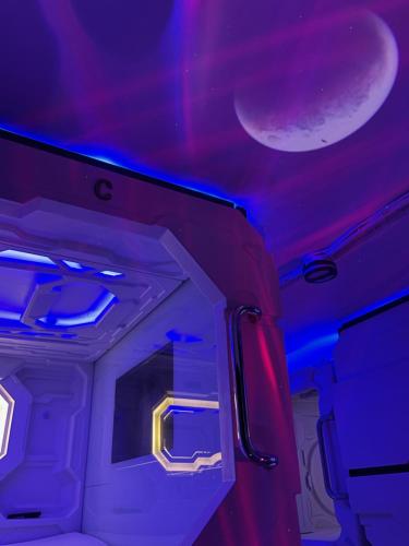 Bmax Spacepods