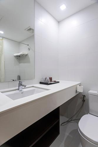 Sarrosa International Hotel and Residential Suites