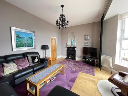 The Beach Front Apartment, Amazing Frontline Sea Views