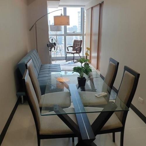 Cozy 1BR UPTOWN PARKSUITES Tower1 BGC