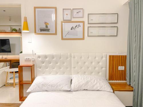 Large 1-Bedroom Condo 60sqm Makati Rockwell CBD Poblacion