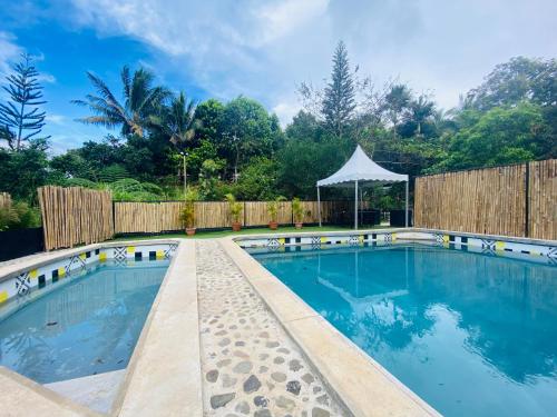 Blackwood Nature Villa with Pool and Trail