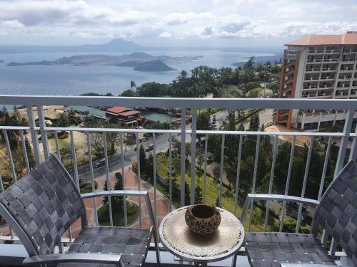 Panoramic View of Taal 1727 SMDC with wifi and free Indoor parking