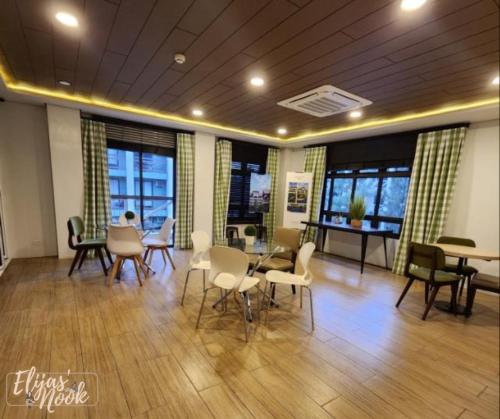 Elijas Nook At Pine Suites