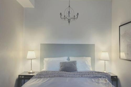 Modern apartment with free parking & sauna