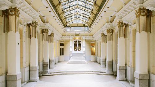 Giselle Vintage Doubles - Adults Only