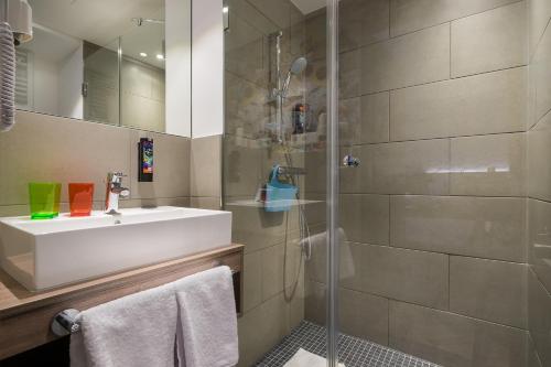 Holiday Inn - the niu, Welly Kiel