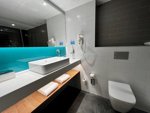 Holiday Inn Express Madrid Airport