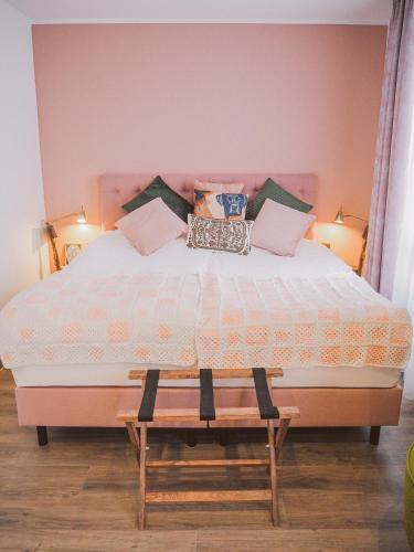 Tante Almas Muelheimer Hotel