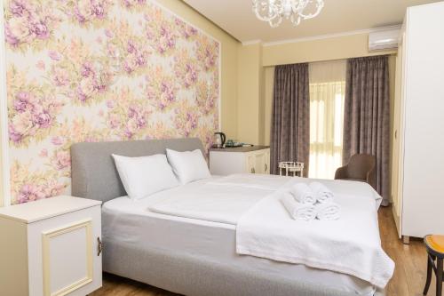 Rose Boutique Hotel & Hostel