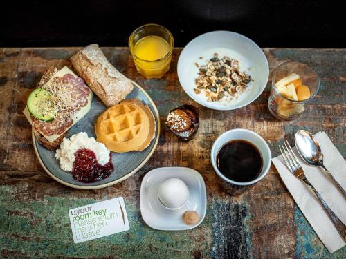 U&Me BW Signature Collection