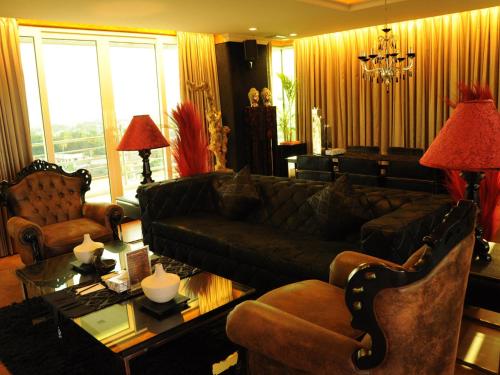 The Fields Plaza Suites