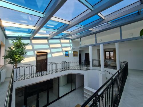 Atrium-Accomm