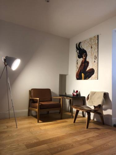 Chambre indépendante au Manoir de la Célinais côté cour