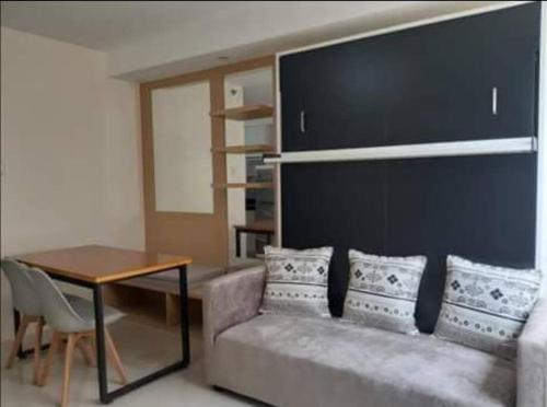 Pool level Persimmon Condo w/ kitchen unit 615