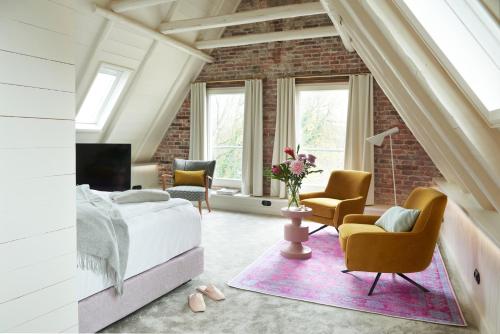 Five Rooms Hotel