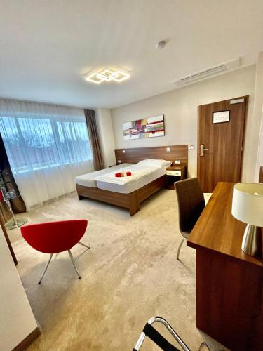 Pierre Hotel & Restaurant