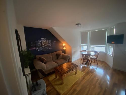 cosy 1 bed flat Largs