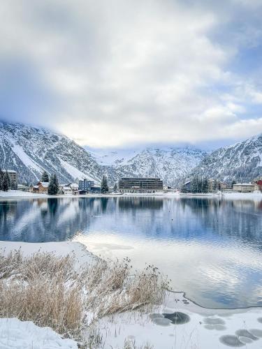 Aves Homebase Arosa